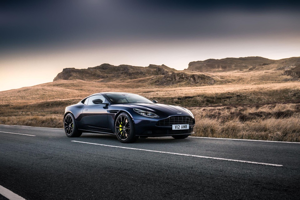 Aston Martin Việt Nam chính thức nhận đặt hàng dòng xe huyền thoại DB11 AMR - 5 Aston Martin Việt Nam chính thức nhận đặt hàng dòng xe huyền thoại DB11 AMR - 5