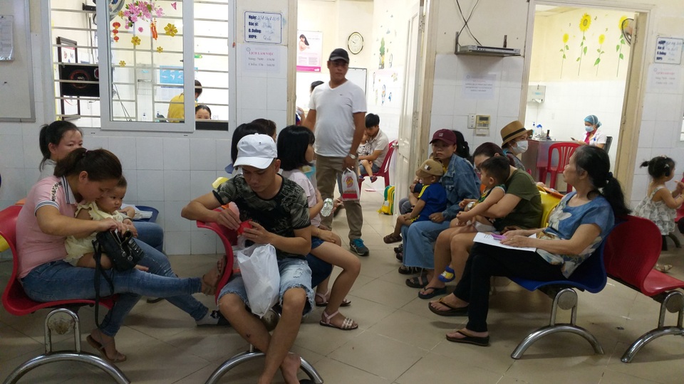 Hàng loạt trẻ ở Đà Nẵng nhập viện vì... nắng nóng - 3
