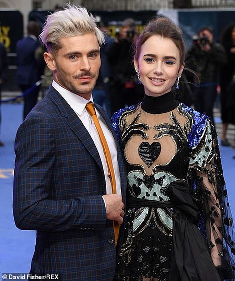 Lily Collins quyến rũ với váy xuyên thấu - 7 Lily Collins quyến rũ với váy xuyên thấu - 7