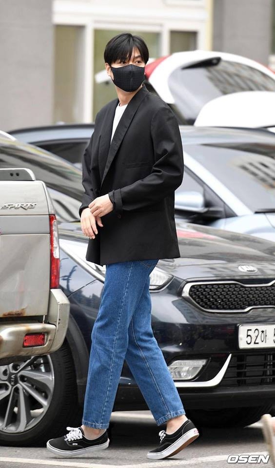 Fan tụ tập đón Kim Tan Lee Min Ho xuất ngũ - 10 Fan tụ tập đón Kim Tan Lee Min Ho xuất ngũ - 10