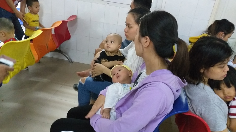 Hàng loạt trẻ ở Đà Nẵng nhập viện vì... nắng nóng - 6