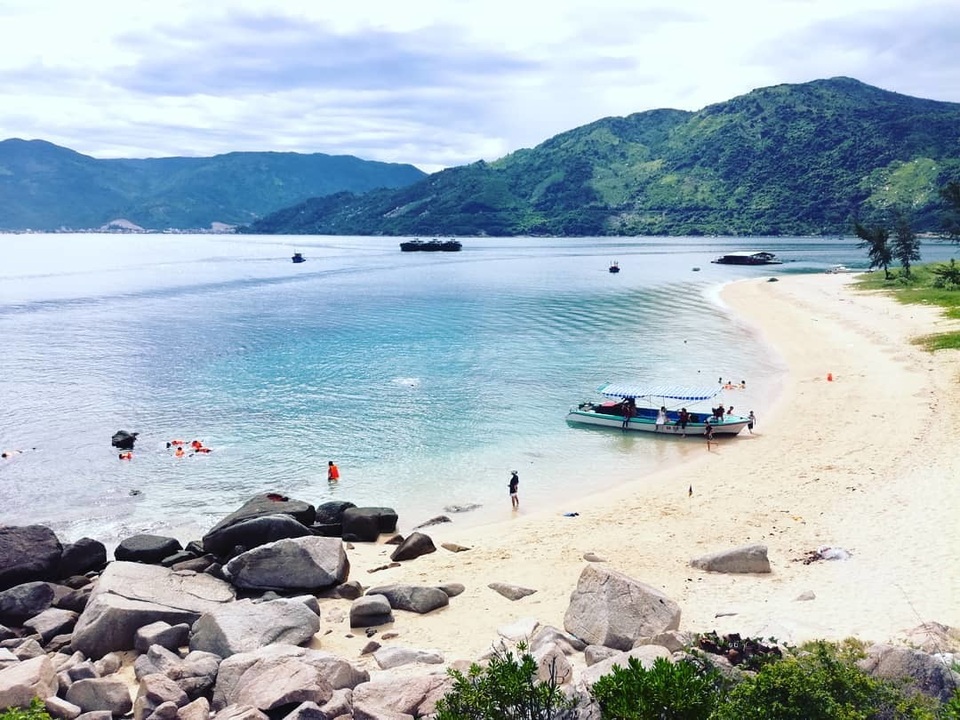 Đảo Hòn Nưa – “thiên đường ngủ quên” ở Phú Yên nhất định phải đến một lần trong đời - 1 Đảo Hòn Nưa – “thiên đường ngủ quên” ở Phú Yên nhất định phải đến một lần trong đời - 1