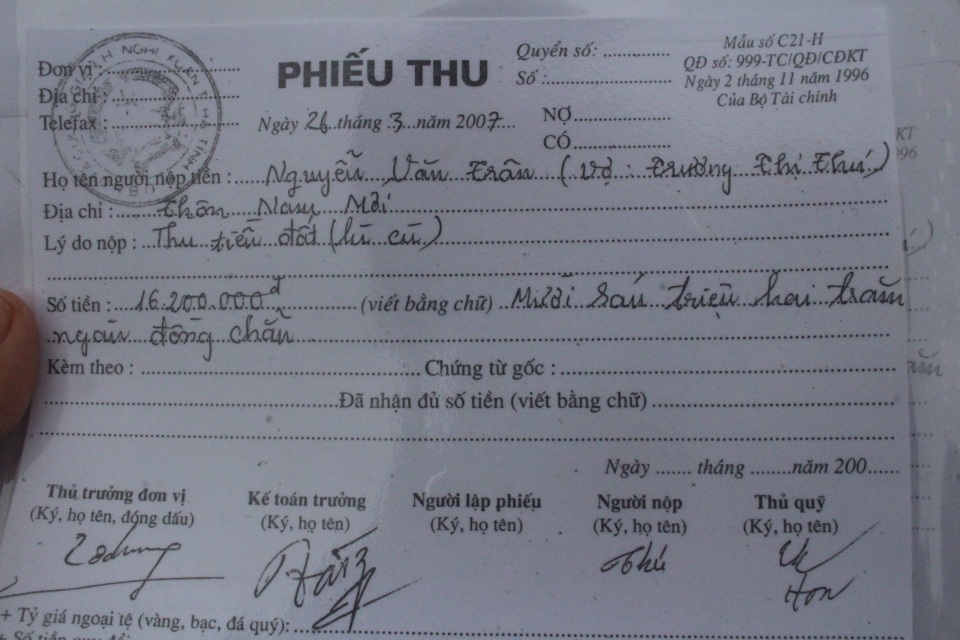 Hà Tĩnh: Tiền mua đất bị xã tiêu sạch, dân dài cổ chờ sổ đỏ! - 3 Hà Tĩnh: Tiền mua đất bị xã tiêu sạch, dân dài cổ chờ sổ đỏ! - 3