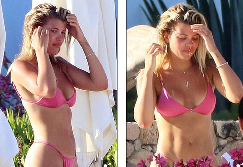 Sofia Richie khoe eo thon quyến rũ - 8 Sofia Richie khoe eo thon quyến rũ - 8