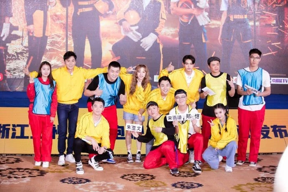 Fan trầm trồ trước vẻ ngoài như nữ sinh của bà mẹ một con Angelababy - 7 Fan trầm trồ trước vẻ ngoài như nữ sinh của bà mẹ một con Angelababy - 7