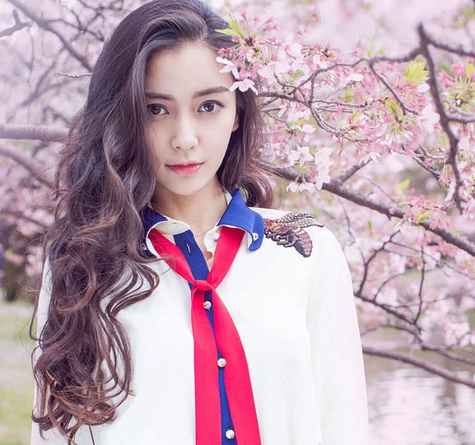 Fan trầm trồ trước vẻ ngoài như nữ sinh của bà mẹ một con Angelababy - 12 Fan trầm trồ trước vẻ ngoài như nữ sinh của bà mẹ một con Angelababy - 12