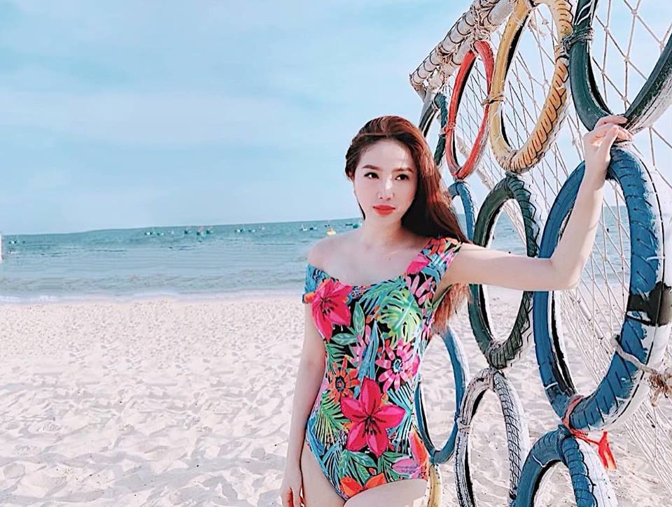 Hà Hồ, Kỳ Duyên và dàn mỹ nhân đua nhau diện áo tắm sexy, du hí sang chảnh - 10 Hà Hồ, Kỳ Duyên và dàn mỹ nhân đua nhau diện áo tắm sexy, du hí sang chảnh - 10