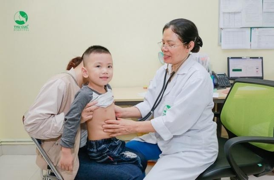 Cẩn trọng với sốt siêu vi ở trẻ mùa nắng nóng - 3 Cẩn trọng với sốt siêu vi ở trẻ mùa nắng nóng - 3