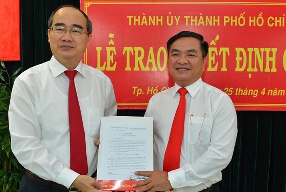 Công bố quyết định nhân sự 4 tỉnh thành - 1 Công bố quyết định nhân sự 4 tỉnh thành - 1
