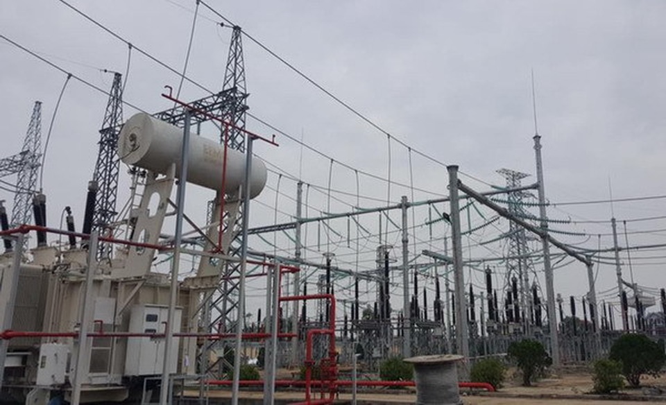 Hoàn thành lắp đặt hệ thống cột, xà Trạm biến áp 220 kV Đồng Hới - 1 Hoàn thành lắp đặt hệ thống cột, xà Trạm biến áp 220 kV Đồng Hới - 1