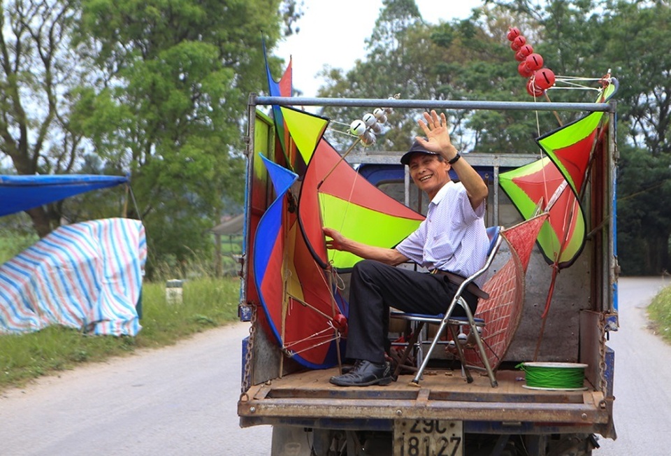 Độc đáo lễ hội diều rực rỡ màu sắc ở ngoại thành Hà Nội - 11 Độc đáo lễ hội diều rực rỡ màu sắc ở ngoại thành Hà Nội - 11