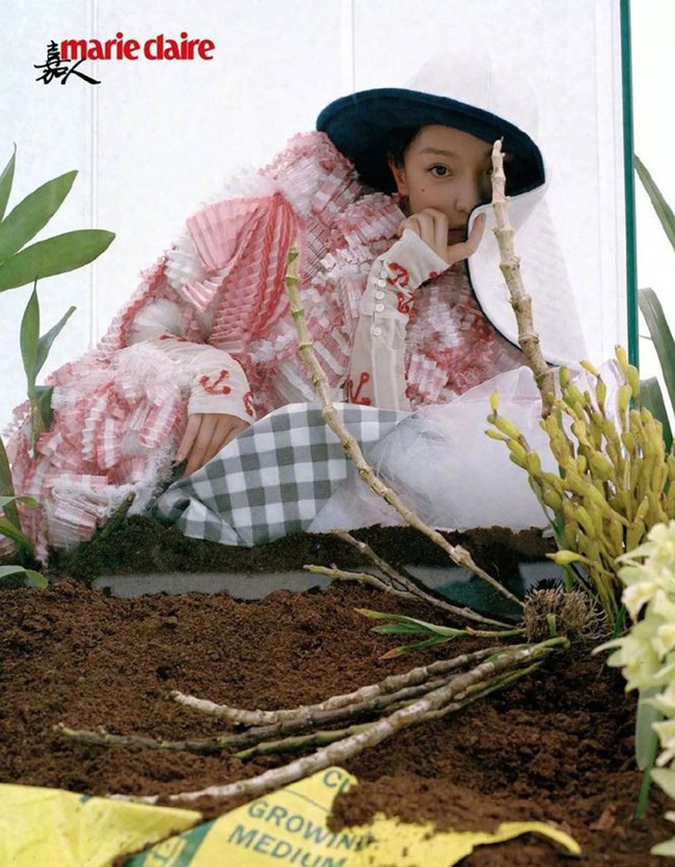 Châu Tấn đẹp ma mị và mong manh ở tuổi 44 - 11