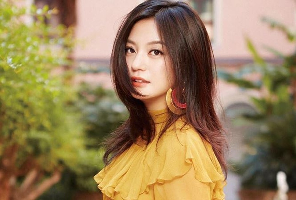 Triệu Vy lộ làn da lão hóa, bọng mắt lớn khi thiếu photoshop - 17 Triệu Vy lộ làn da lão hóa, bọng mắt lớn khi thiếu photoshop - 17