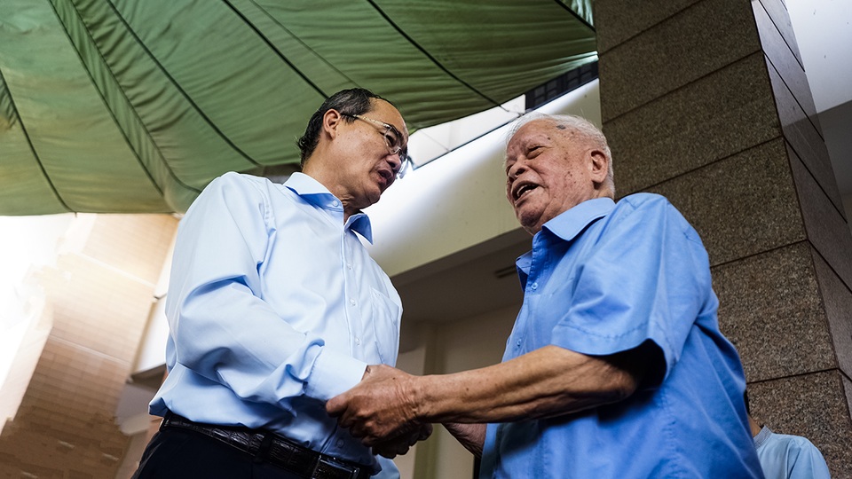 Bí thư Nguyễn Thiện Nhân trò chuyện với các tướng lĩnh nghỉ hưu - 9 Bí thư Nguyễn Thiện Nhân trò chuyện với các tướng lĩnh nghỉ hưu - 9