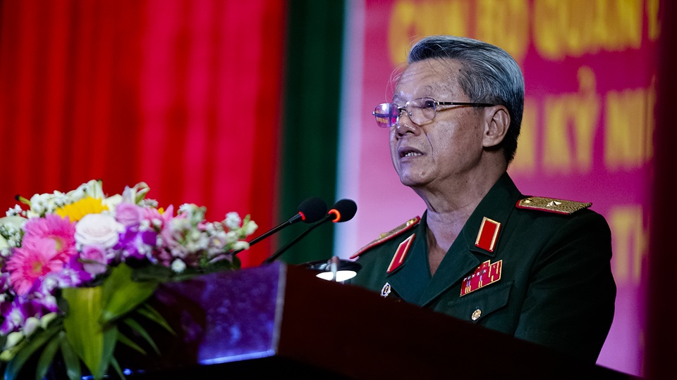 Bí thư Nguyễn Thiện Nhân trò chuyện với các tướng lĩnh nghỉ hưu - 7 Bí thư Nguyễn Thiện Nhân trò chuyện với các tướng lĩnh nghỉ hưu - 7