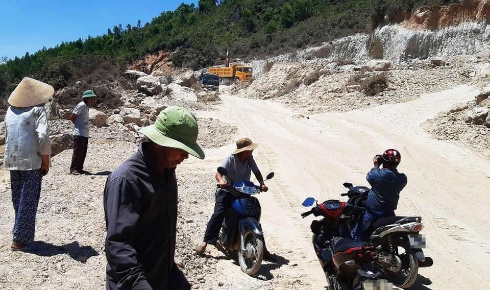 Bình Định: Nhiều doanh nghiệp đua nhau “xẻ thịt” núi Mò O! - 1 Bình Định: Nhiều doanh nghiệp đua nhau “xẻ thịt” núi Mò O! - 1