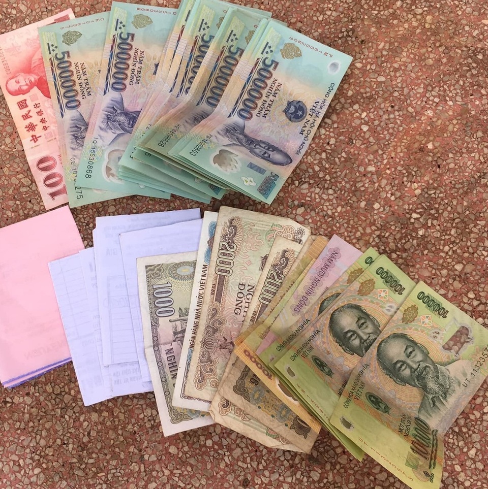 Trung úy quân đội trả lại 12 triệu đồng cho người đánh rơi - 2 Trung úy quân đội trả lại 12 triệu đồng cho người đánh rơi - 2