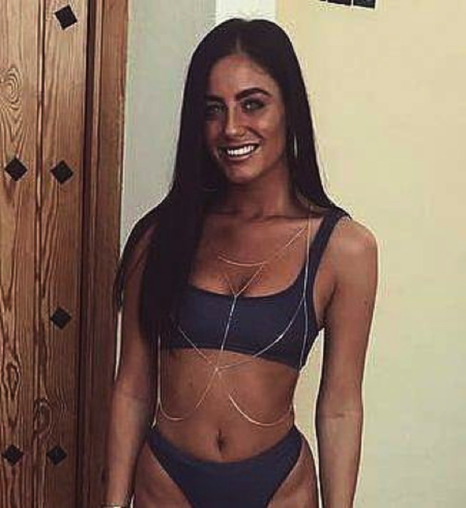 Điểm danh những mỹ nhân nóng bỏng nhất giải Ngoại hạng Anh - 3 Điểm danh những mỹ nhân nóng bỏng nhất giải Ngoại hạng Anh - 3