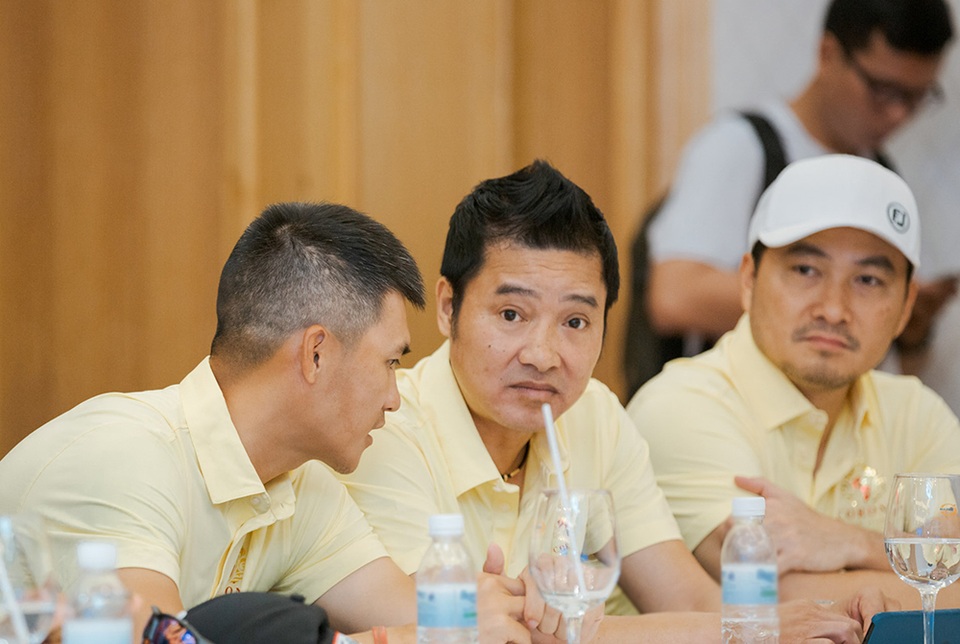 Cặp đôi Kang Eun Tak - Lee Young Ah đến Việt Nam sau 1 ngày tuyên bố chia tay - 10 Cặp đôi Kang Eun Tak - Lee Young Ah đến Việt Nam sau 1 ngày tuyên bố chia tay - 10