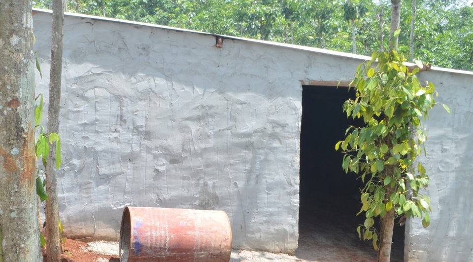 Hàng loạt căn nhà kỳ quái “mọc cấp tốc” chờ đền bù - 2 Hàng loạt căn nhà kỳ quái “mọc cấp tốc” chờ đền bù - 2