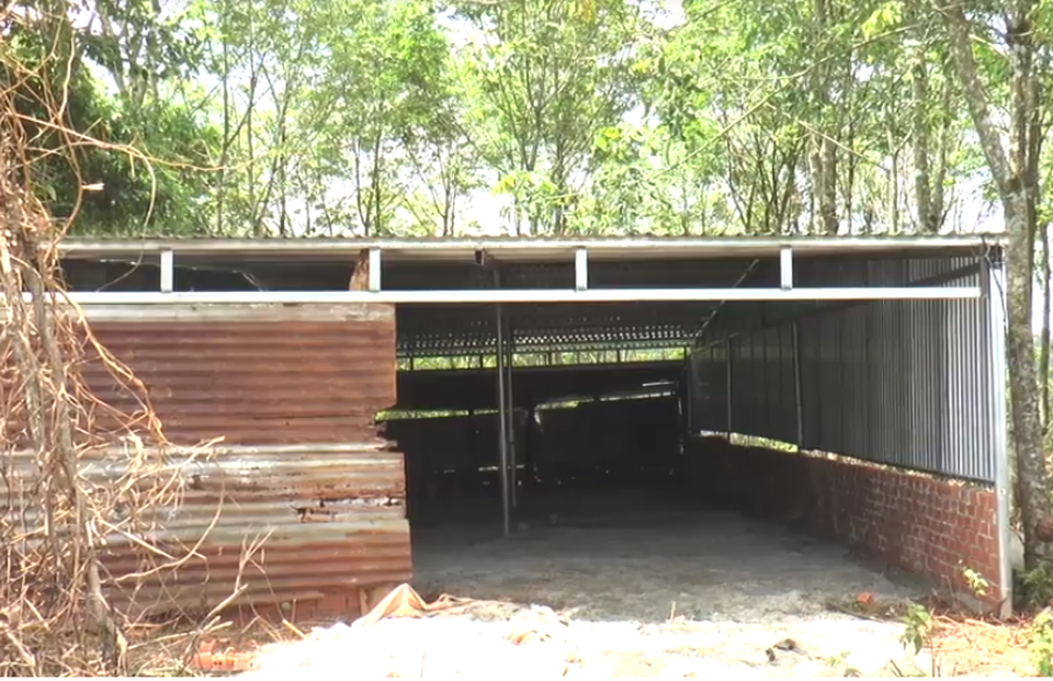 Hàng loạt căn nhà kỳ quái “mọc cấp tốc” chờ đền bù - 7 Hàng loạt căn nhà kỳ quái “mọc cấp tốc” chờ đền bù - 7