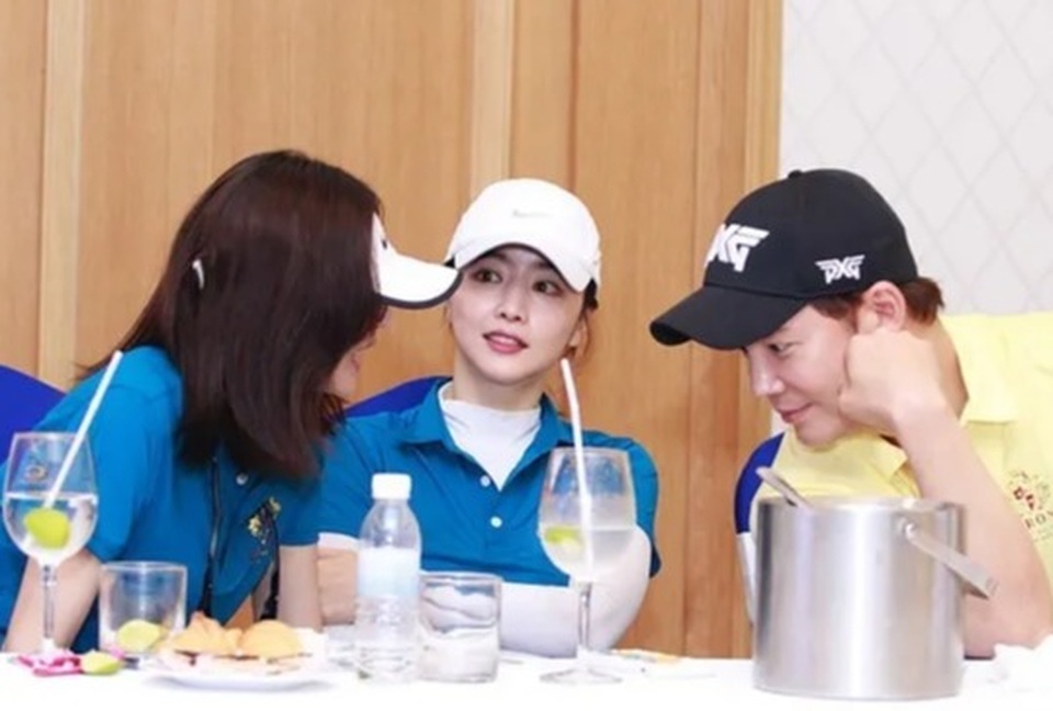 Cặp đôi Kang Eun Tak - Lee Young Ah đến Việt Nam sau 1 ngày tuyên bố chia tay - 5 Cặp đôi Kang Eun Tak - Lee Young Ah đến Việt Nam sau 1 ngày tuyên bố chia tay - 5