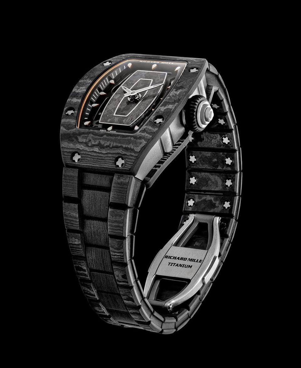 Richard Mille lần đầu ra mắt dây đồng hồ Carbon TPT siêu nhẹ - 1 Richard Mille lần đầu ra mắt dây đồng hồ Carbon TPT siêu nhẹ - 1