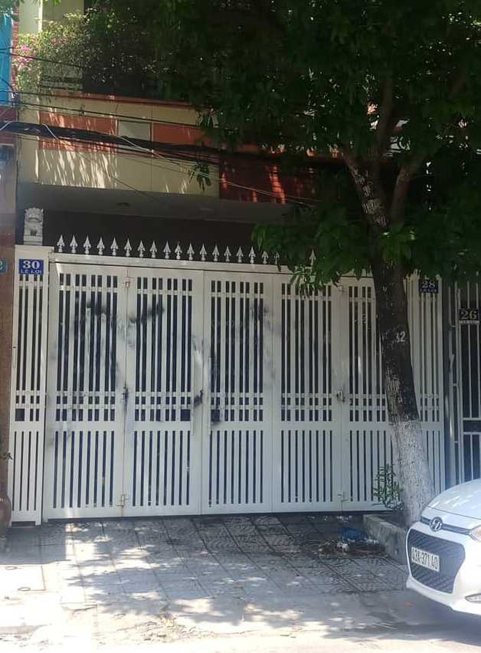 Vợ cựu Viện Phó sàm sỡ bé gái rút đơn tố cáo việc gia đình bị làm nhục - 1 Vợ cựu Viện Phó sàm sỡ bé gái rút đơn tố cáo việc gia đình bị làm nhục - 1