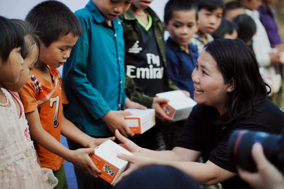 “Mặt trời Mơ ước” “thắp sáng” vùng Tây Bắc và đất mũi Cà Mau - 1
