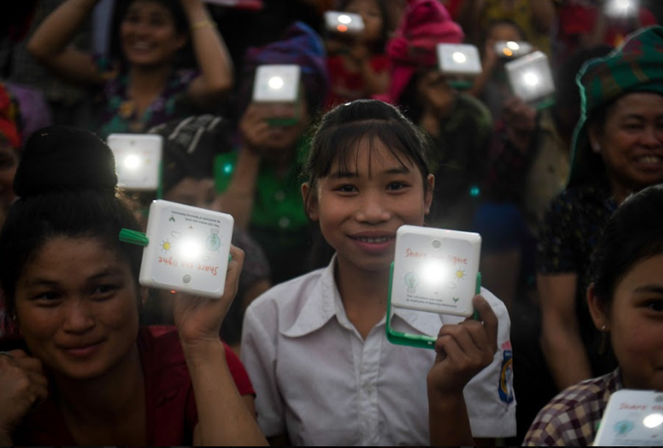 “Mặt trời Mơ ước” “thắp sáng” vùng Tây Bắc và đất mũi Cà Mau - 4