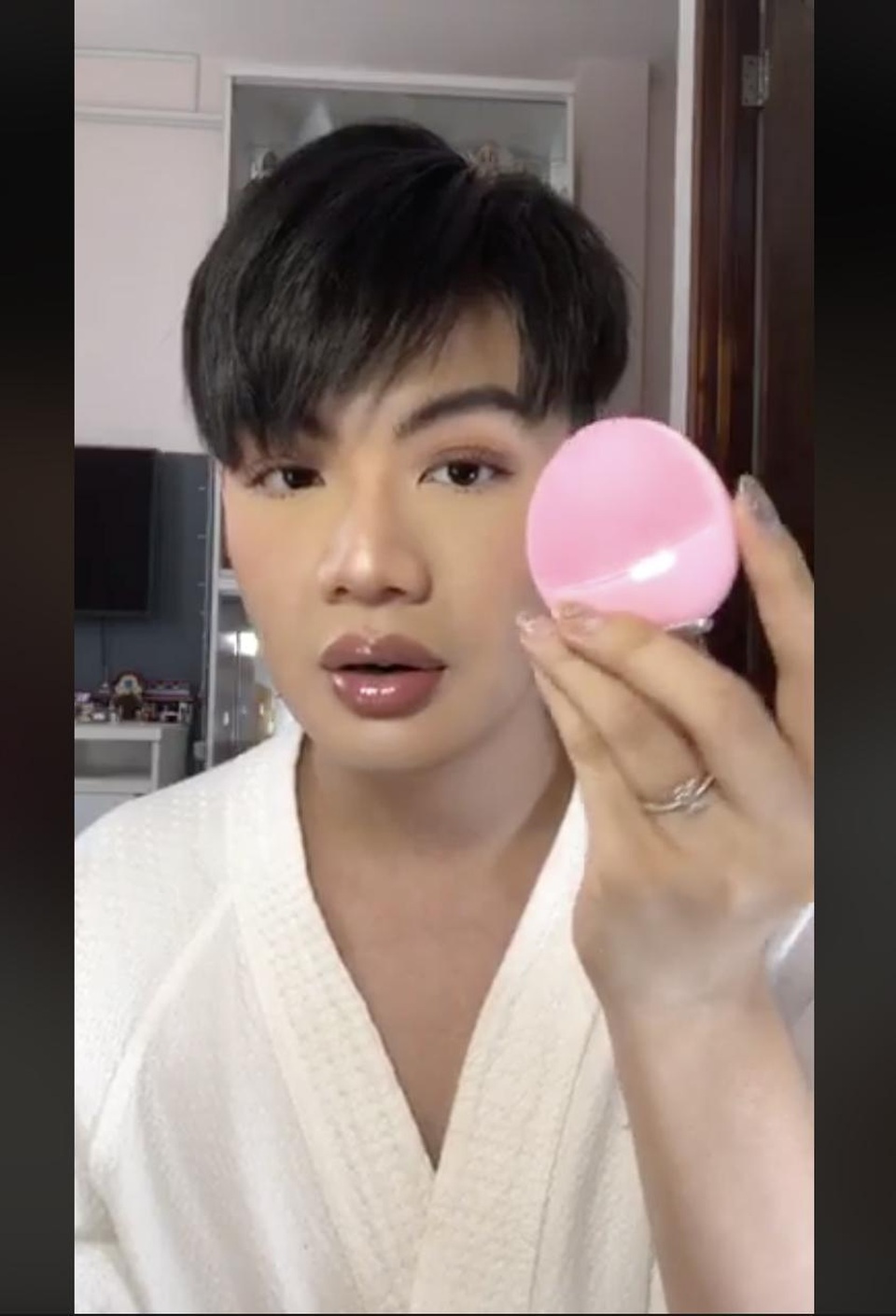 Halio Sensitive và Halio - Đào Bá Lộc đang “cưng” máy rửa mặt nào hơn? - 5