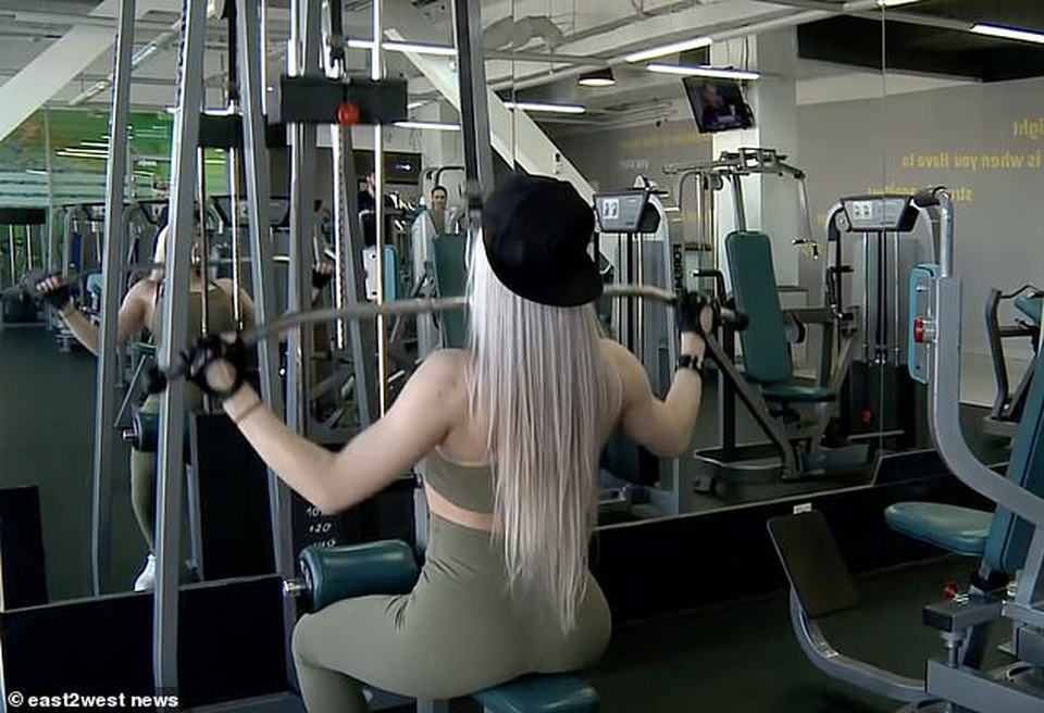 Nhan sắc bà mẹ 1 con được chọn là nữ vệ binh đẹp nhất nước Nga - 3 Nhan sắc bà mẹ 1 con được chọn là nữ vệ binh đẹp nhất nước Nga - 3