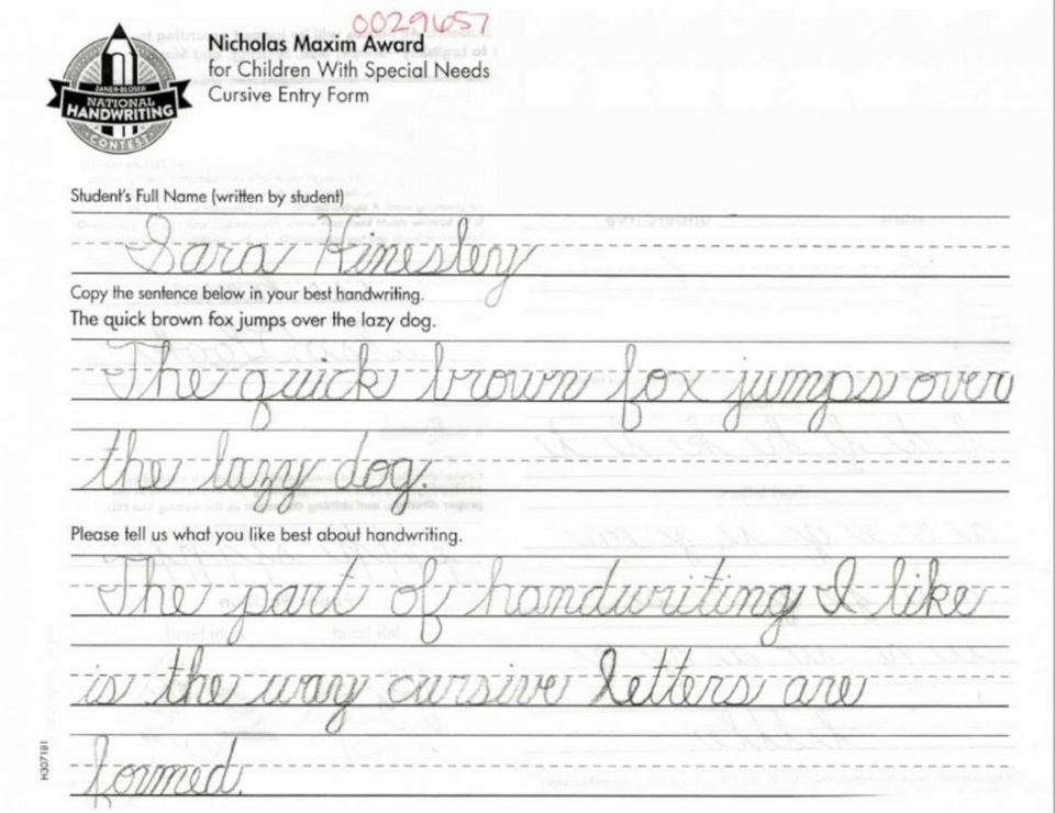 Bé gái cụt bàn tay chiến thắng cuộc thi viết chữ toàn quốc - 3 Bé gái cụt bàn tay chiến thắng cuộc thi viết chữ toàn quốc - 3