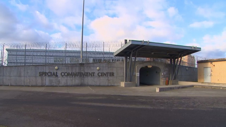 Kinh hãi với hòn đảo toàn bộ cư dân đều là tội phạm tình dục nguy hiểm - 4 Kinh hãi với hòn đảo toàn bộ cư dân đều là tội phạm tình dục nguy hiểm - 4