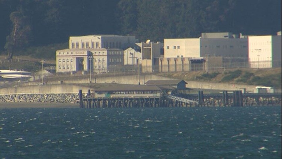 Kinh hãi với hòn đảo toàn bộ cư dân đều là tội phạm tình dục nguy hiểm - 1 Kinh hãi với hòn đảo toàn bộ cư dân đều là tội phạm tình dục nguy hiểm - 1