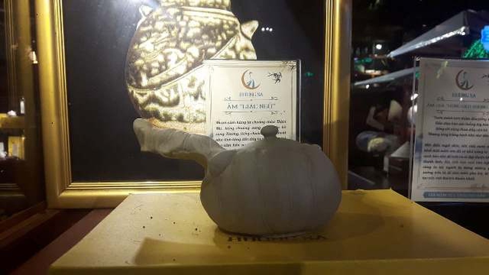 Gốm Hương Sa kết tinh văn hóa Hà Nội – Huế ra mắt công chúng tại Festival - 6 Gốm Hương Sa kết tinh văn hóa Hà Nội – Huế ra mắt công chúng tại Festival - 6