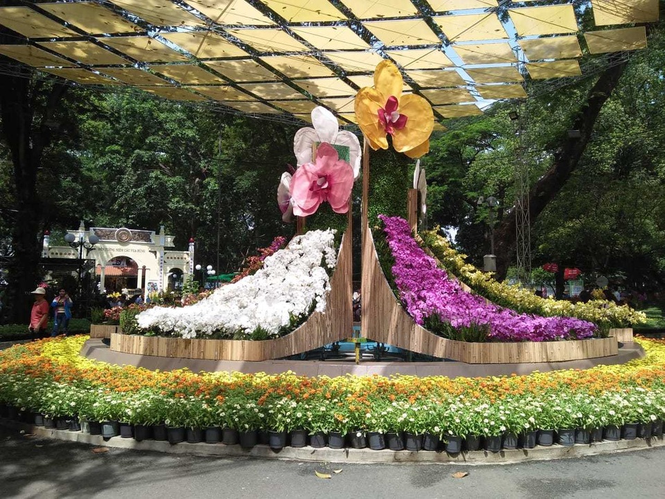 110.000 nghìn chậu hoa phủ kín công viên Tao Đàn - 5 110.000 nghìn chậu hoa phủ kín công viên Tao Đàn - 5