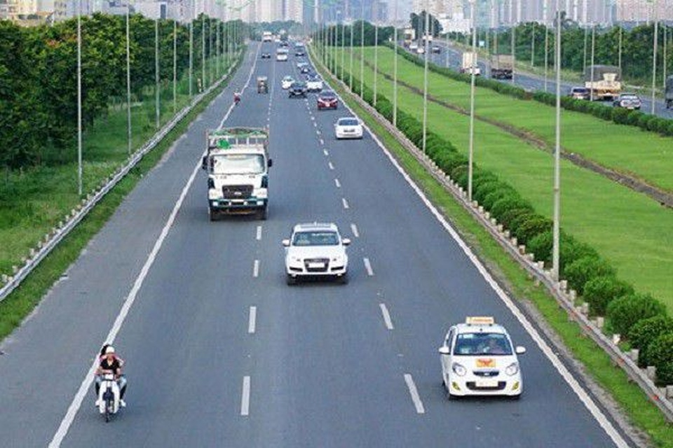 Tóm gọn xe đi ngược chiều trên đường cao tốc - 3 Tóm gọn xe đi ngược chiều trên đường cao tốc - 3