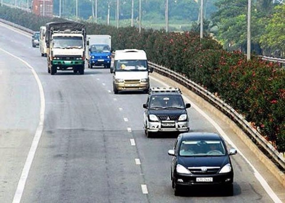Tóm gọn xe đi ngược chiều trên đường cao tốc - 6 Tóm gọn xe đi ngược chiều trên đường cao tốc - 6