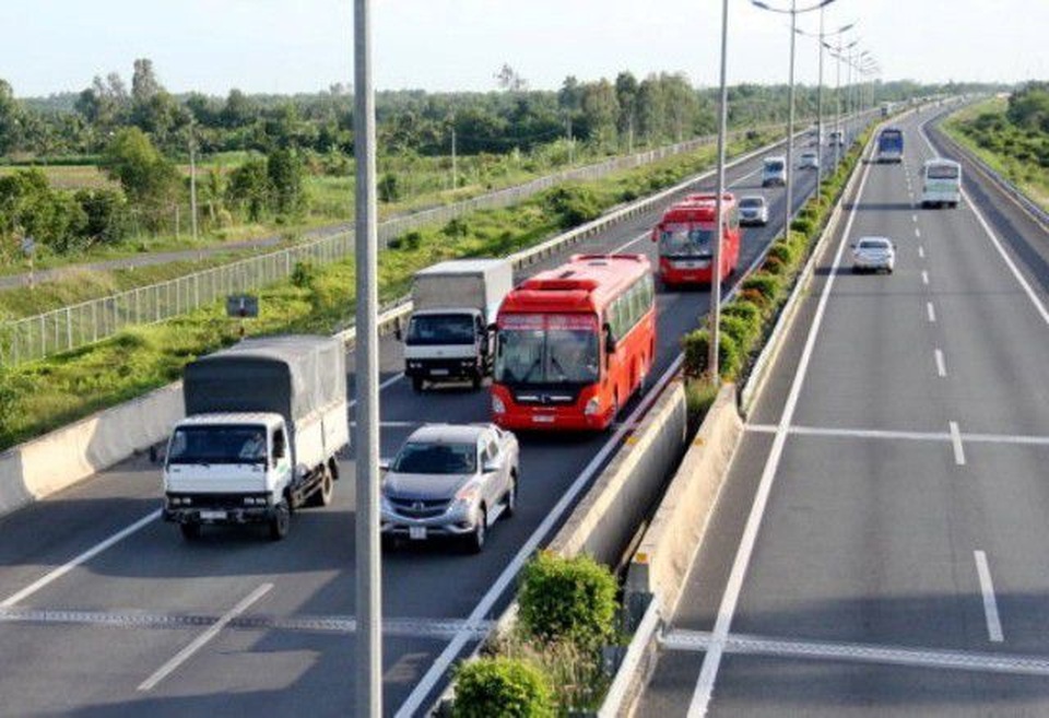 Tóm gọn xe đi ngược chiều trên đường cao tốc - 7 Tóm gọn xe đi ngược chiều trên đường cao tốc - 7