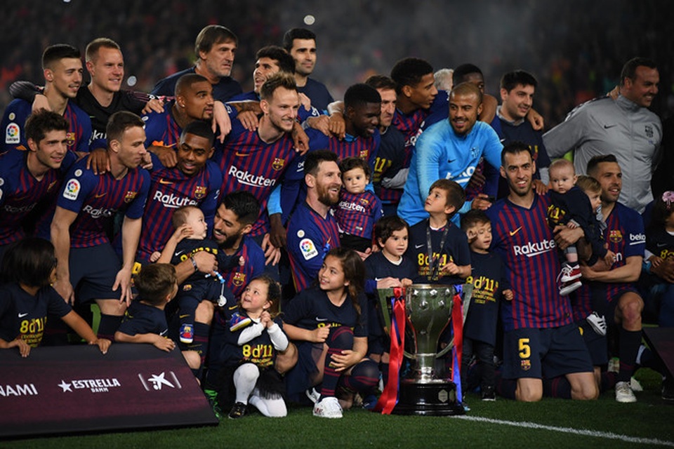Messi ghi bàn, Barcelona vô địch La Liga lần thứ 26 - 10 Messi ghi bàn, Barcelona vô địch La Liga lần thứ 26 - 10