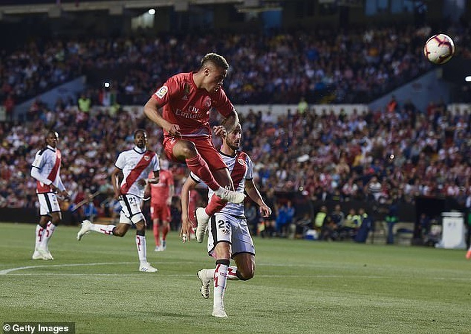 Thua Vallecano, Real Madrid kém Atletico đến 9 điểm - 6