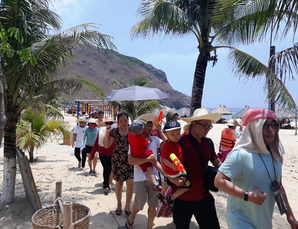Thiên đường biển Kỳ Co “quá tải” dịp nghỉ lễ - 5 Thiên đường biển Kỳ Co “quá tải” dịp nghỉ lễ - 5