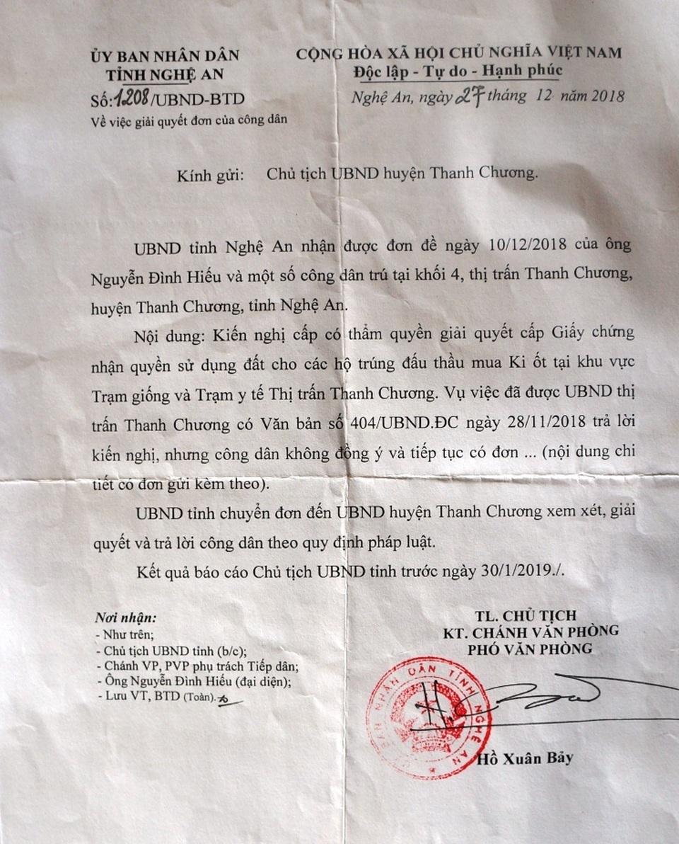 Nghệ An: Dân bất bình khi hàng loạt ki ốt bị giải tỏa để phân lô, đấu giá! - 9 Nghệ An: Dân bất bình khi hàng loạt ki ốt bị giải tỏa để phân lô, đấu giá! - 9