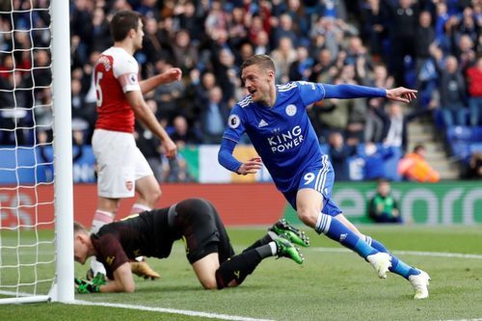 Nhìn lại trận thua tan tác của Arsenal trên sân Leicester - 16 Nhìn lại trận thua tan tác của Arsenal trên sân Leicester - 16