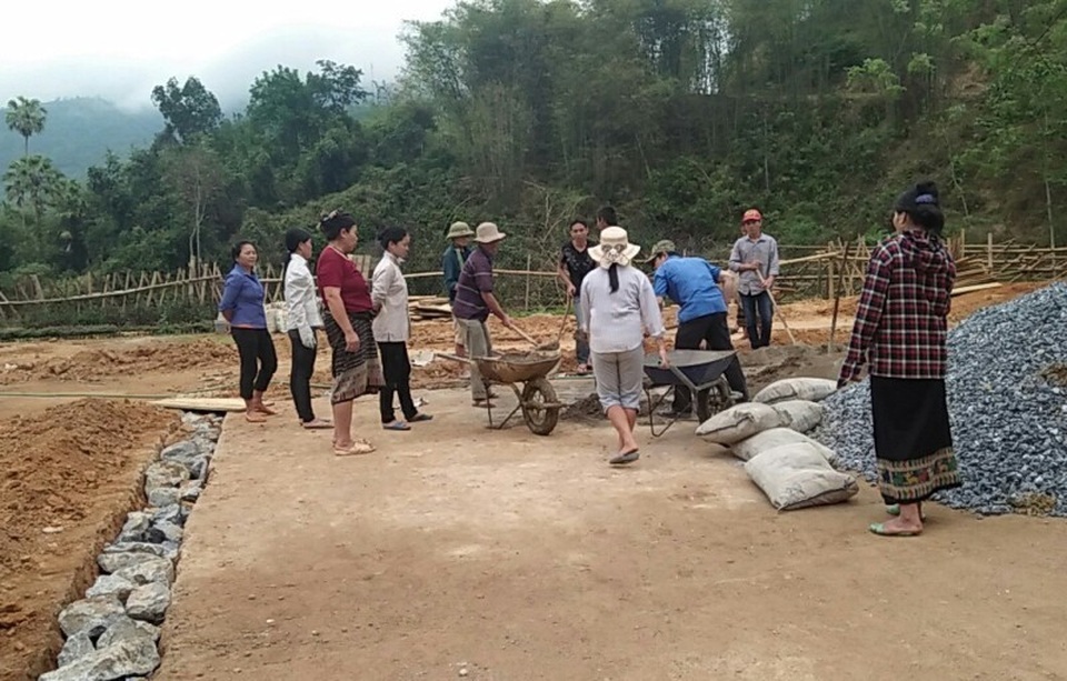 Người dân đóng góp công sức xây trường cho học sinh vùng cao - 3 Người dân đóng góp công sức xây trường cho học sinh vùng cao - 3