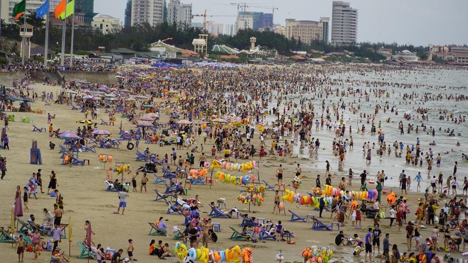 2 ngày lễ đầu tiên, Vũng Tàu đón khoảng 70 ngàn lượt khách - 1 2 ngày lễ đầu tiên, Vũng Tàu đón khoảng 70 ngàn lượt khách - 1