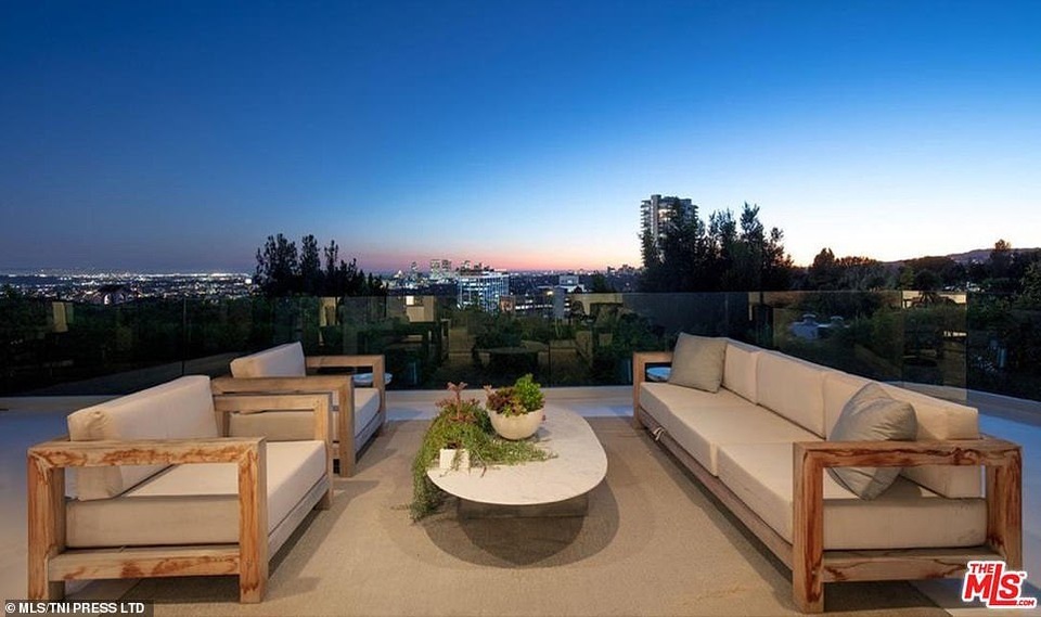 Nhà siêu sang, ca sỹ nhóm One Direction vẫn bán chịu lỗ - 10 Nhà siêu sang, ca sỹ nhóm One Direction vẫn bán chịu lỗ - 10