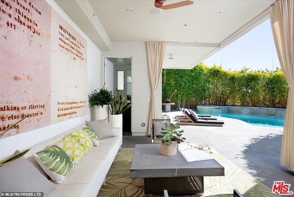 Nhà siêu sang, ca sỹ nhóm One Direction vẫn bán chịu lỗ - 8 Nhà siêu sang, ca sỹ nhóm One Direction vẫn bán chịu lỗ - 8