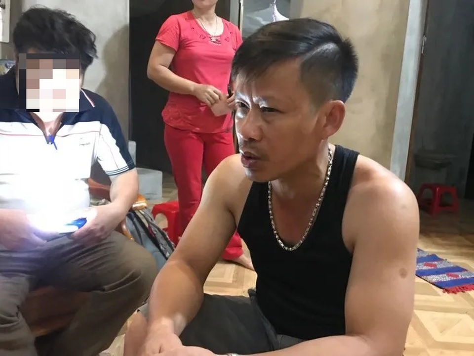 Giết người xong, nghi phạm còn dùng kiếm đuổi giết con trai nạn nhân - 4